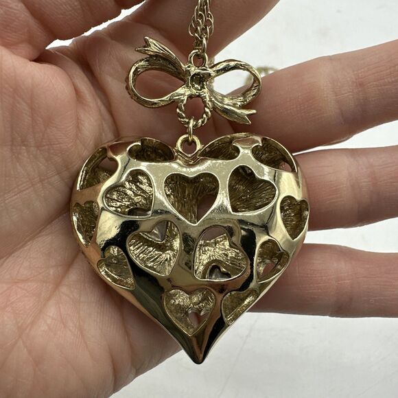 Betsey Johnson Heart Necklace Pink Rhinestones Pinkalicious Collection Gold Tone - Picture 7 of 16